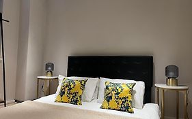 Comfortable Room In A Luxurious Apt With Parking In Blackheath